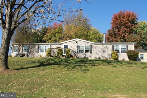 129 Rebel Dr, Falling Waters, WV 25419 photo 2