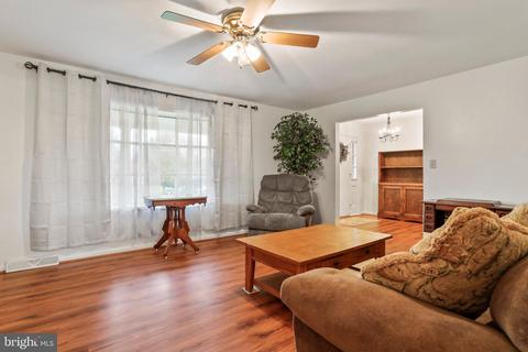 180 Muse St, Falling Waters, WV 25419 photo 7