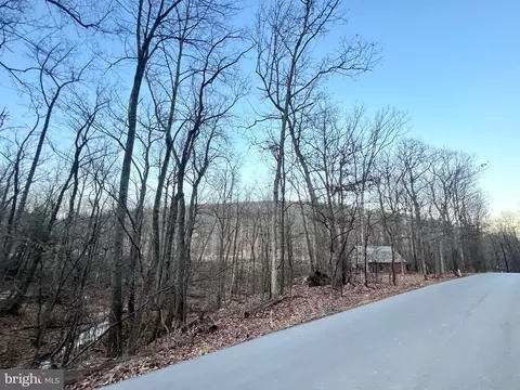 Maverick Trl, Hedgesville, WV 25427