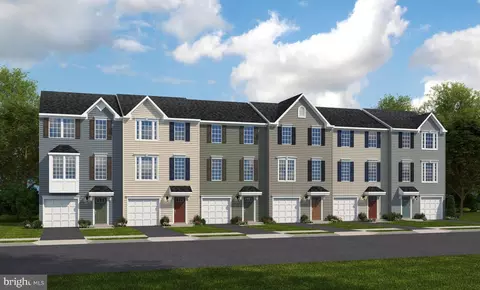 96 Dripping Springs Dr, Hedgesville, WV 25427