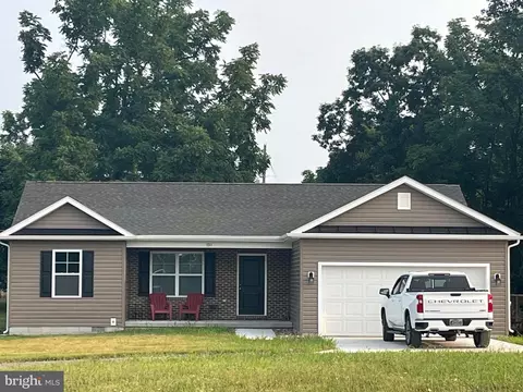 151 Graham Dr, Martinsburg, WV 25405