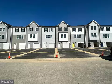 40 Marineris Cir, Martinsburg, WV 25405