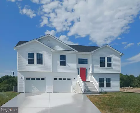 300 Equinox Way E, Martinsburg, WV 25401