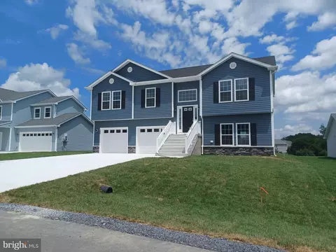 50 Equinox Way West, Martinsburg, WV 25401