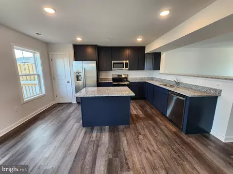90 Olga Dr, Martinsburg, WV 25403