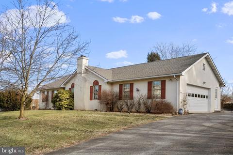 203 Hedrick Ave, Martinsburg, WV 25405
