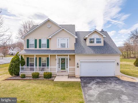 293 Holden Dr, Martinsburg, WV 25403