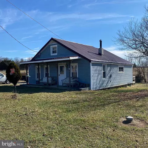 164 Snyders Ln, Martinsburg, WV 25405