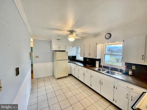 139 Muse St, Falling Waters, WV 25419 photo 18
