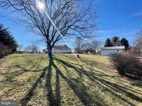 139 Muse St, Falling Waters, WV 25419 photo 3