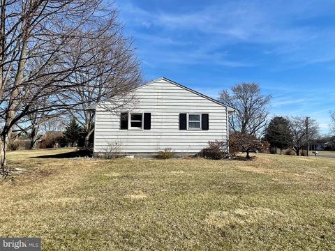 139 Muse St, Falling Waters, WV 25419 photo 5