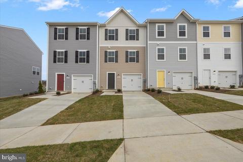 17 Stifftail Rd, Hedgesville, WV 25427