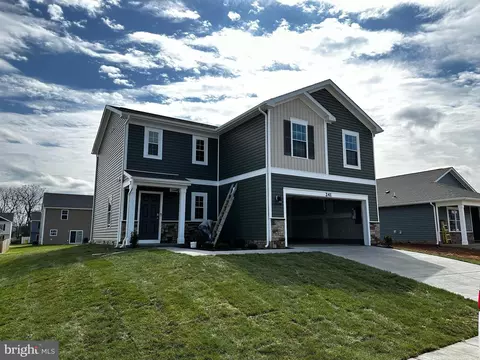 253 Aylesbury Ln, Martinsburg, WV 25403