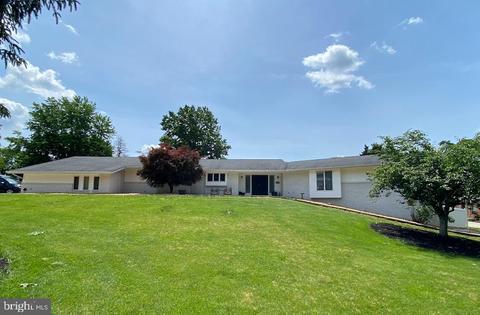 41 Dundee Rd, Inwood, WV 25428