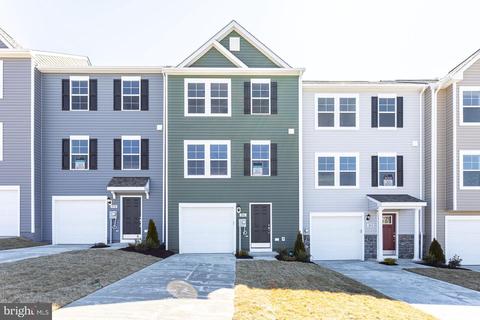 246 Nocking Point Blvd, Martinsburg, WV 25403
