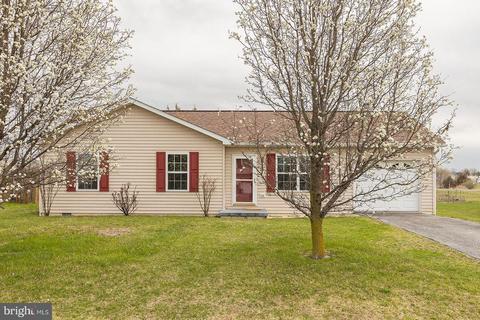 48 Fenimore Dr, Inwood, WV 25428