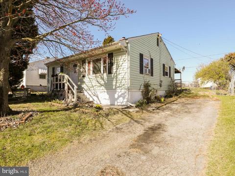614 State Cir, Martinsburg, WV 25401