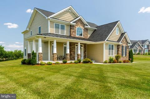 111 Burfield Ct, Martinsburg, WV 25403