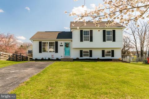 133 Farm Pond Ln, Martinsburg, WV 25404