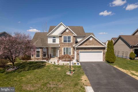 199 Shannon Ct, Inwood, WV 25428