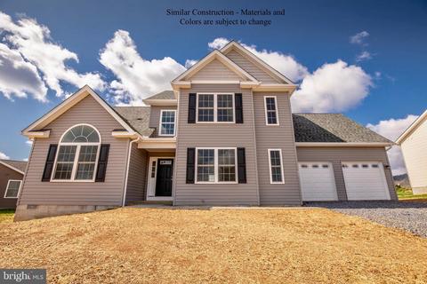 626 Duckwoods Ln, Martinsburg, WV 25403