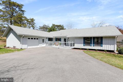 172 The Woods Rd, Hedgesville, WV 25427