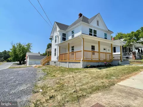 833 Maryland Ave, Martinsburg, WV 25401