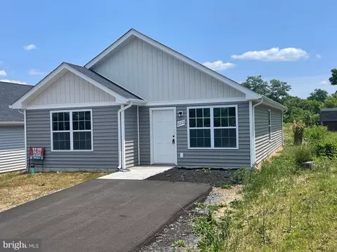 1212 Virginia Ave, Martinsburg, WV 25405