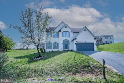 48 Lansing Ct, Falling Waters, WV 25419