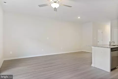 124 Cramsford St, Falling Waters, WV 25419 photo 5