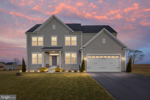 693 Holland Dr, Martinsburg, WV 25403