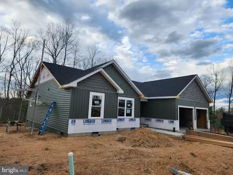 904 Basin Dr, Inwood, WV 25428