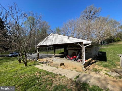 459 Burnside Dr, Falling Waters, WV 25419 photo 6