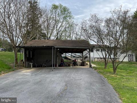 459 Burnside Dr, Falling Waters, WV 25419 photo 5