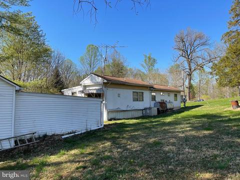 459 Burnside Dr, Falling Waters, WV 25419 photo 9