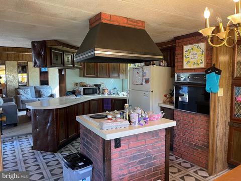 475 Burnside Dr, Falling Waters, WV 25419 photo 6