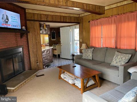 475 Burnside Dr, Falling Waters, WV 25419 photo 9
