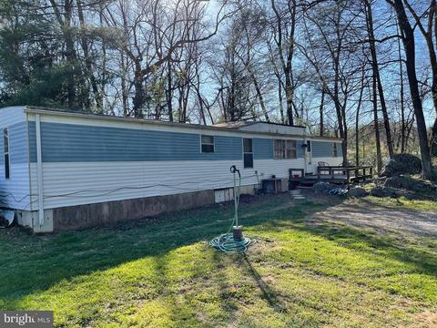 475 Burnside Dr, Falling Waters, WV 25419 photo 2