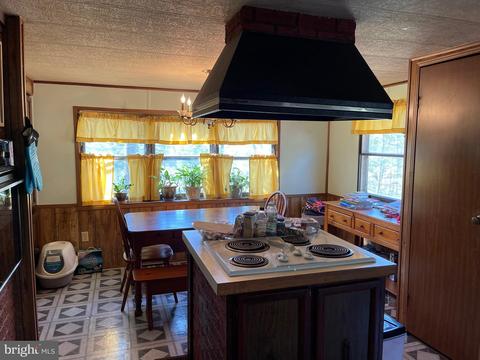 475 Burnside Dr, Falling Waters, WV 25419 photo 5