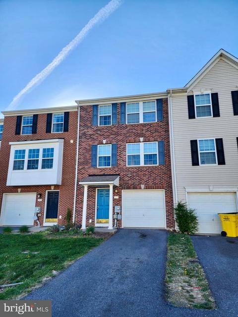 215 Rumbling Rock Rd, Hedgesville, WV 25427