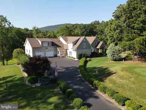 175 Sacajawea Ct, Hedgesville, WV 25427