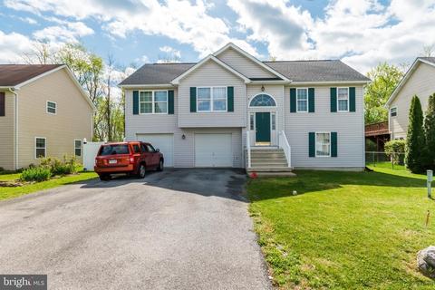 343 Good Dr, Martinsburg, WV 25405