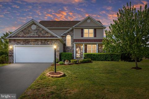 36 Tocoma Ct, Inwood, WV 25428