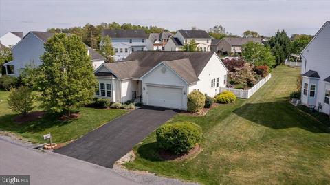 242 Backing Cir, Martinsburg, WV 25405