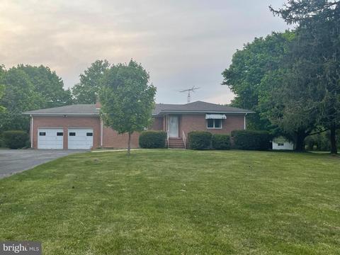 1372 Dominion Rd, Gerrardstown, WV 25420