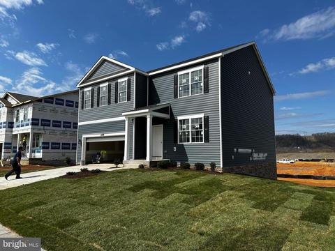 282 Aylesbury Ln, Martinsburg, WV 25403