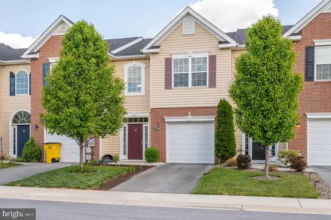43 Cavendish Way, Falling Waters, WV 25419