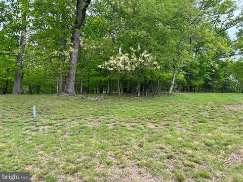 10 Wampum Lane, Hedgesville, WV 25427