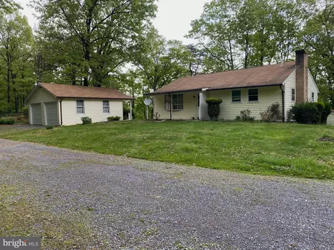 818 Plateau Dr, Hedgesville, WV 25427