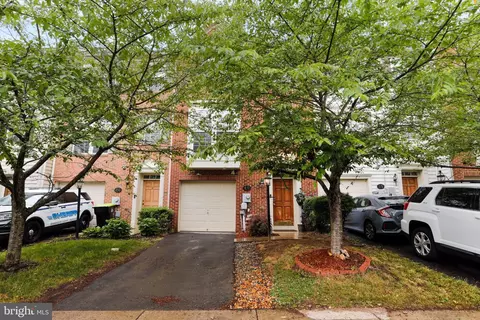 40 Lullwater Way, Falling Waters, WV 25419